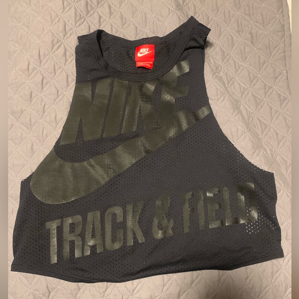 Nike top